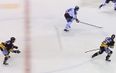 Video: How cool was that? This is how you help out your teammate on the ice-rink