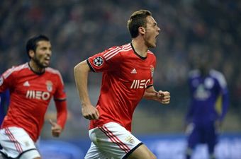 Transfer Talk: Matic to Chelsea, clear out at United and City to raid Southampton fo’ Shaw