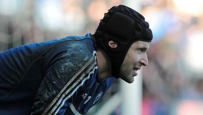 Vine: Petr Cech dancing along perfectly in time with Monday Night Football music is brilliant