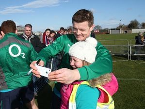 Gallery: BOD, Paulie and the rest of the Irish rugby squad posed for pictures with fans today