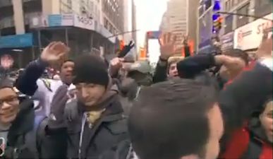 GIF: Reporter gives fan an ‘Eye Five’ in the build-up to the Superbowl