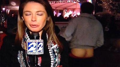 Vine: Reporter gets bare arse-bombed during live broadcast at Mardi Gras