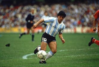 Way to Diego; Maradona to resume football career