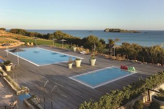 JOE gets wined, dined and plays a little golf in the Western Algarve