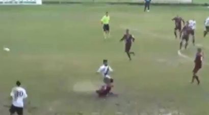 Video: Italian player scores with his tackle from 70 yards
