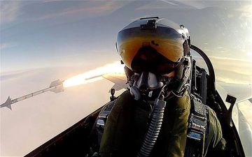 Pic: Danish fighter pilot takes the most badass selfie we’ve ever seen…