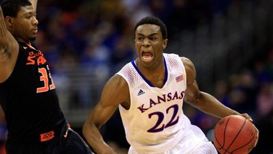 Pic: 6’8″ NBA star shows that he is really too tall to use an airplane toilet