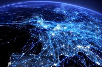 Video: This time-lapse of plane-filled skies over Europe is simply spectacular