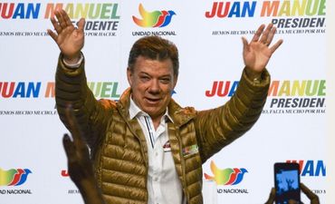 Video: Colombian President wets himself (seemingly without realising) during re-election speech