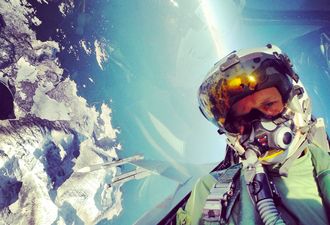 Pic: Fighter pilot selfies are really taking off…