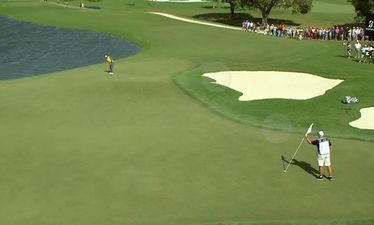 Video: Tiger Woods sinks an incredible putt from 91 feet