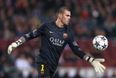 Former Barcelona ‘keeper Victor Valdes has turned up at Manchester United