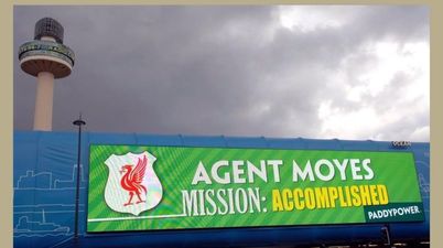 Pic of the day: David Moyes is welcomed back to Liverpool with open arms