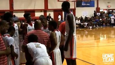 Video: A 7’5″ 18-year-old is ridiculously taller than everyone else in high school basketball