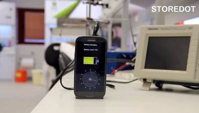 A smartphone battery that fully charges in just 30 seconds has been unveiled