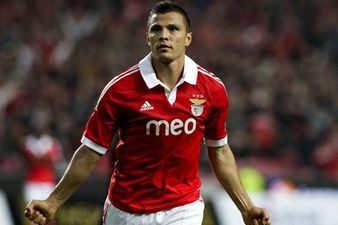 Vine: Lima scores an absolute thunder bastard for Benfica