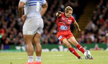 Vine: Toulon win the Heineken Cup, but it’s not without a moment of comedy
