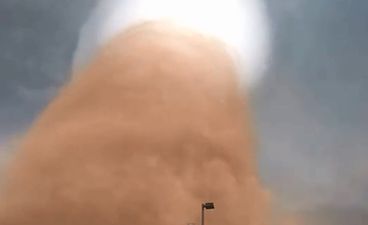 Video: Terrifying tornado hits workers’ camp in North Dakota; one guy finds it strangely hilarious
