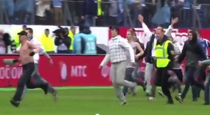 Video: Zenit fan punches Dynamo Moscow player in the face