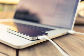 Car Buyers Guide Ireland achieves world first with FreePhone web browser service