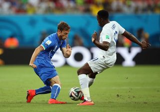 Vine: Super Mario scores! Italy 2 England 1