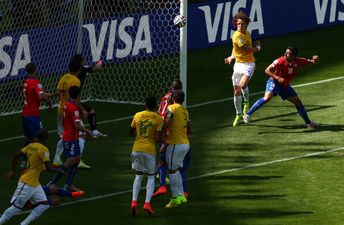 Vine: How is David Luiz still being credited with this goal for Brazil