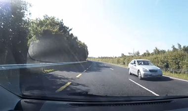 Video: Terrifying moment caught on camera as car drives down wrong side of N18