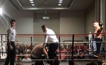 Video: Irish boxer Sean ‘Big Sexy’ Turner knocks out opponent with a big, sexy punch inside eight seconds