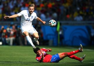 Pic: It’s official… Luke Shaw is now a Manchester United player
