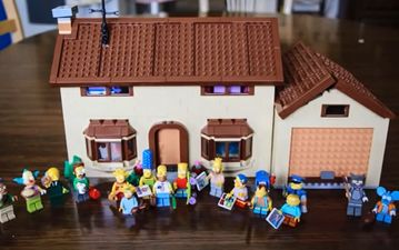 Video: This guy built The Simpsons Lego House from scratch in under 100 seconds (sort of)