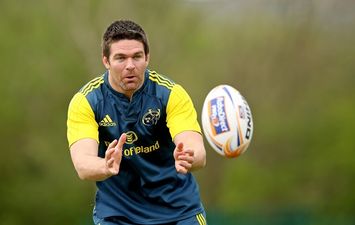 Pic: Munster’s Billy Holland was probably regretting his choice of t-shirt after meeting Ruud van Nistelrooy on the Copacabana beach