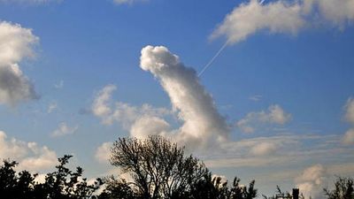 Video: So, there’s a giant penis-shaped cloud heading towards the coast of England