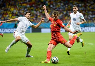 Vine: Did anyone see Jan Vertonghen getting sick on the pitch just before extra-time last night?