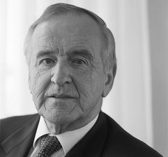 Former Taoiseach Albert Reynolds has passed away, Aged 81