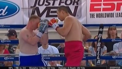 Video: This might just be the worst dive in the history of boxing