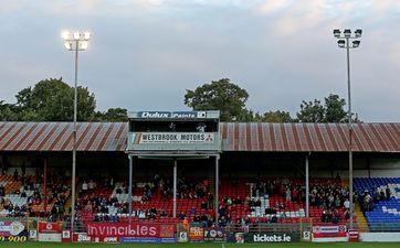 Pics: Floodlight failure sees Shelbourne and St Pat’s cup tie called-off