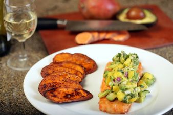 Tasty and easy to make protein recipes: Grilled salmon with sweet potato and basil