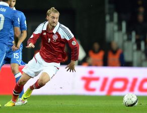 Vine: Nicklas Bendtner attempts the sublime, achieves the ridiculous