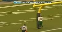 Video: Ouch! Canadian college football receiver runs straight into goalpost