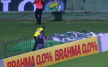 Video: Striker mistakenly jumps down stairwell after scoring great goal in Brazil