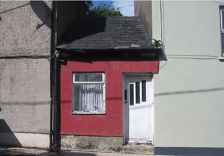 Pic: Would you buy what must be the narrowest house in Cork for €75,000?