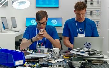 Video: Samsung have released a load of ads taking the p*ss out of the iPhone 6