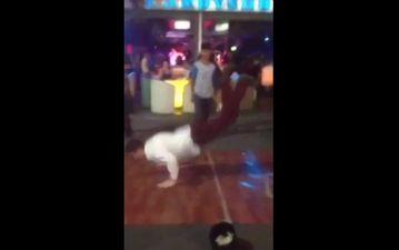Video: Offaly man interrupts breakdancing contest in Bangkok and KILLS it
