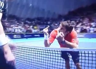 Tommy Robredo sticks two fingers up to Andy Murray after Valencia Open defeat