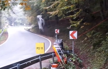 UPDATE: Mitsubishi Evo rally car somersaults following nasty crash