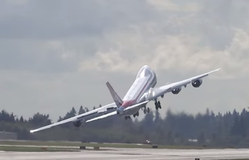 Video: Plane performs the scariest and most unbelievable take off