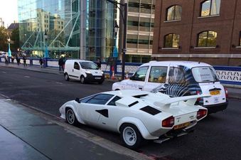 €300,000 Lamborghini Countach ‘abandoned’ on London’s most famous bridge