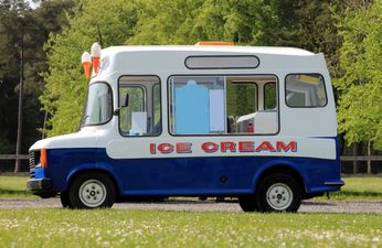 Pic: The Sundae Game: Incredibly sound GAA club manager in Cork organises ice-cream van for players after training