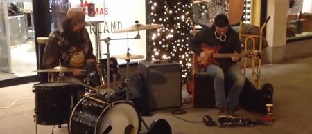 Video: Buskers on Grafton Street perform awesome cover of a Nirvana classic