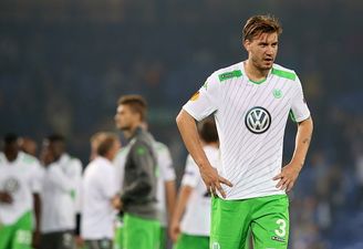 Pic: Nicklas Bendtner puts Gary Lineker back in his box with great response to Twitter slagging